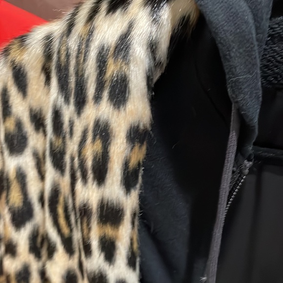 ALICE + OLIVIA Kylie Hoodie Long Leopard Faux-Fur Coat - Picture 7 of 10